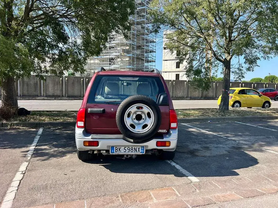 Usata Suzuki Grand Vitara 128 CV (94 kW) 2000 Rosso SUV