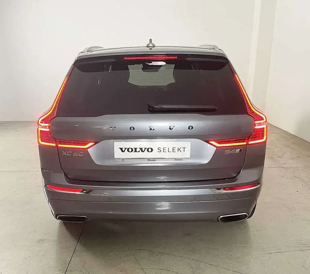 Usata Volvo XC60 Inscription 211 CV (155 kW) 2019 Grigio metallizzato SUV