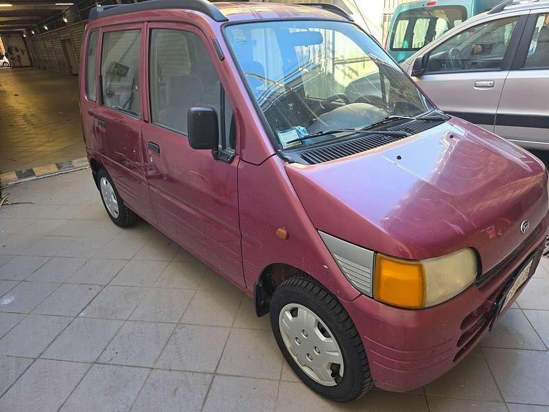 Usata Daihatsu Move 42 CV (30 kW) 1997 Rosso Monovolume