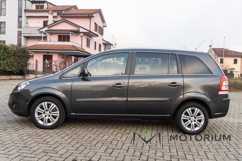 Usata Opel Zafira 149 CV (109 kW) 2012 Giallo Monovolume