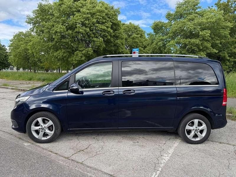 Usado Mercedes V220 163 CV (119 kW) 2018 Azul Monovolumen