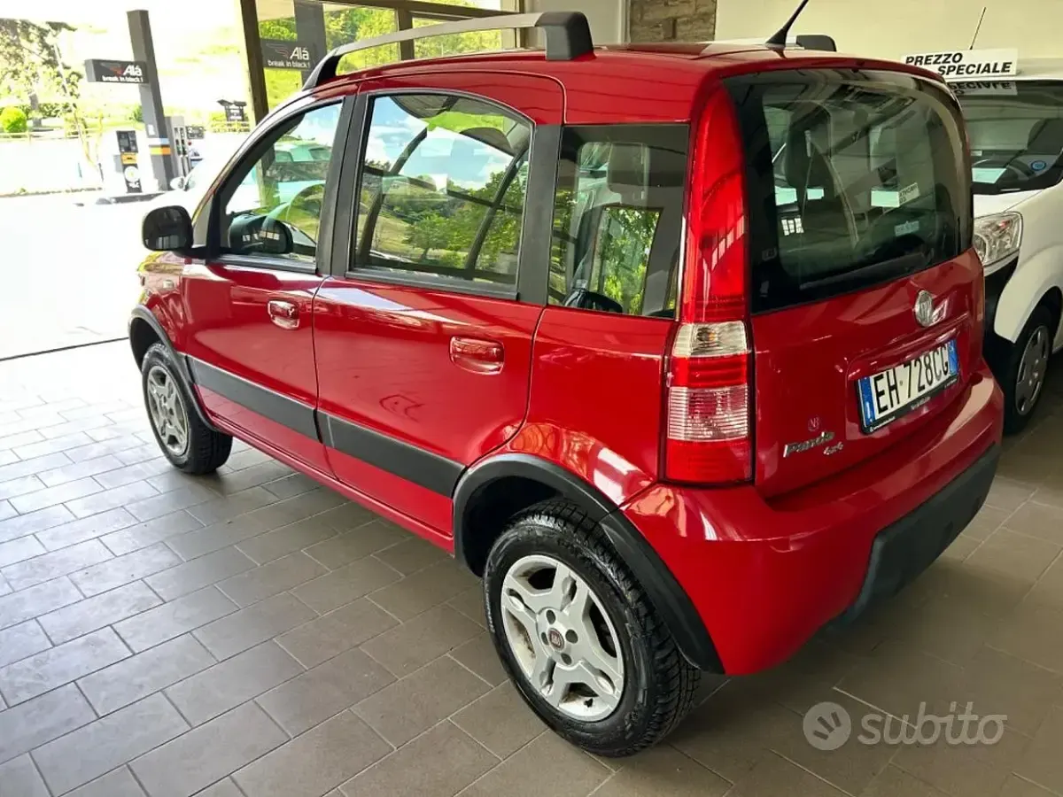 Usata Fiat Panda 4x4 Climbing 75 CV (55 kW) 2012 Rosso Utilitaria