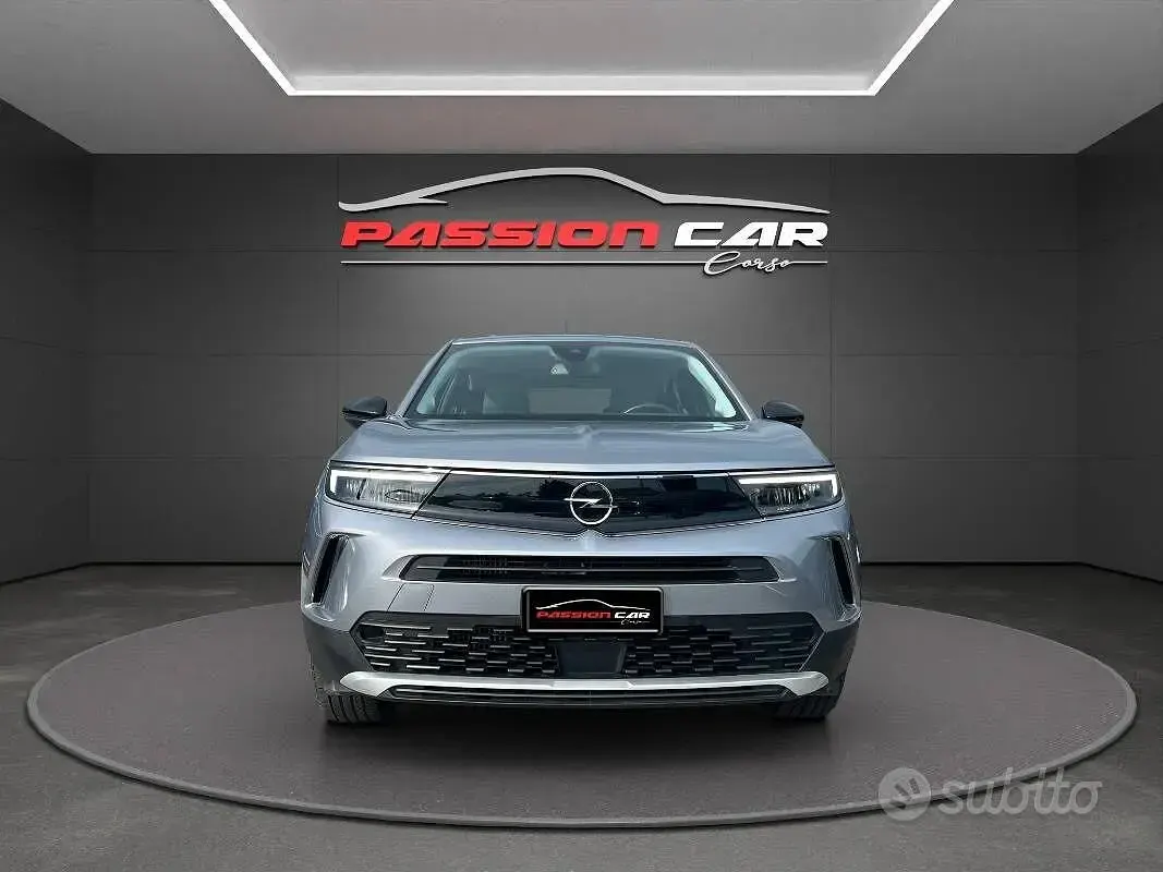 Usata Opel Mokka Elegance 101 CV (74 kW) 2023 Grigio SUV