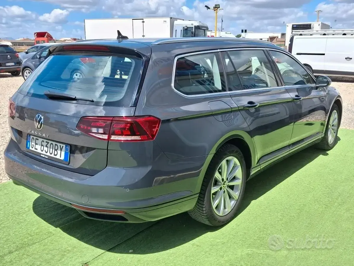 Usata VW Passat 150 CV (110 kW) 2021 Grigio Station wagon