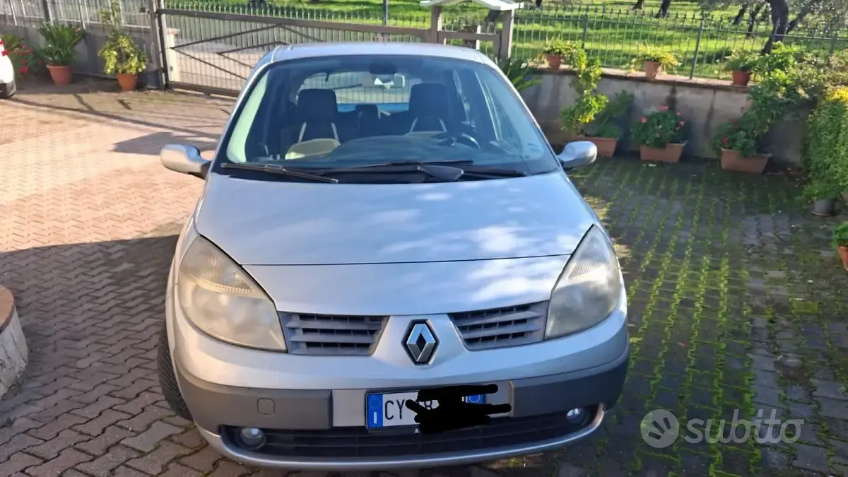 Usata Renault Scénic Exception 106 CV (77 kW) 2005 Monovolume