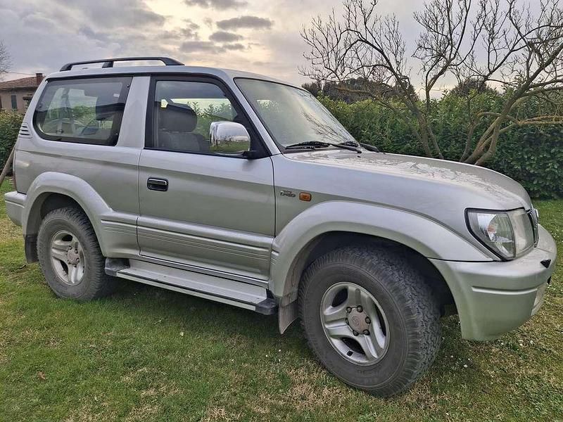 Usata Toyota Land Cruiser 163 CV (119 kW) 2001 Argento SUV