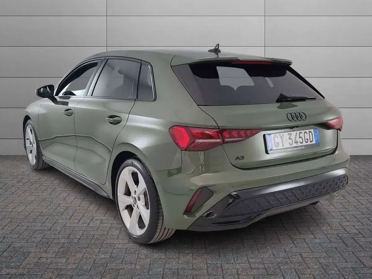 Usata Audi A3 S-Line 150 CV (110 kW) 2025 Verde Berlina