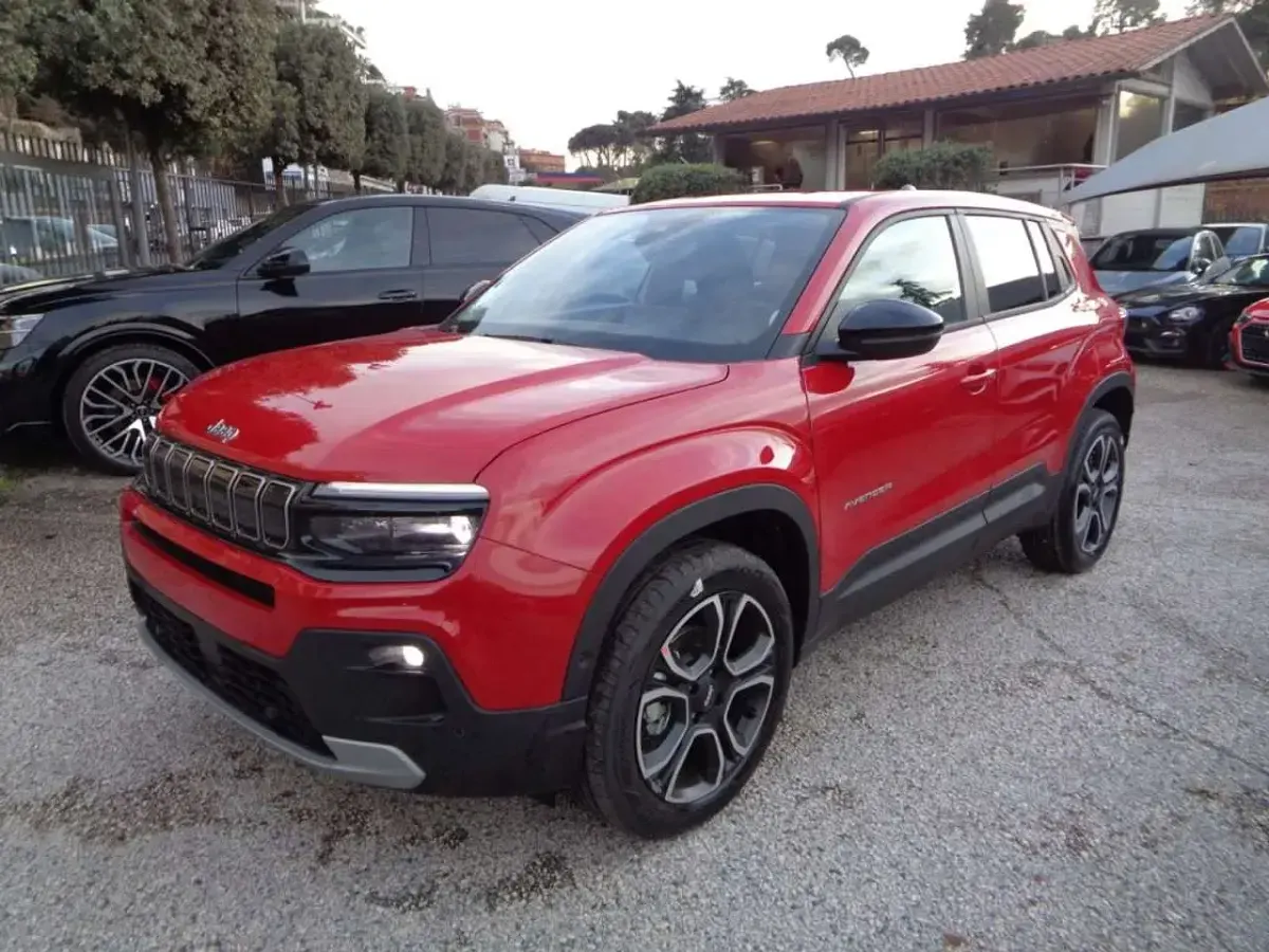 Usata Jeep Avenger Summit 101 CV (74 kW) 2024 Rosso SUV