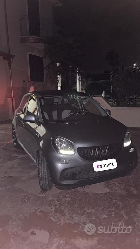 Grigio Usata 2016 Smart ForFour Utilitaria | 10.000 € - Immagine 1/4