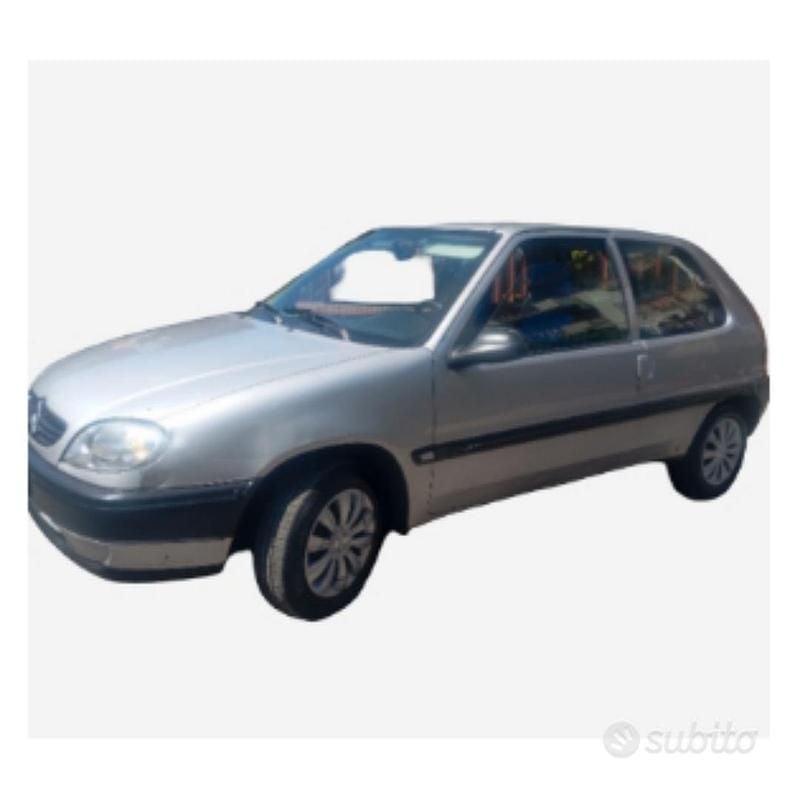 Usata Citroën Saxo 60 CV (44 kW) 2001 Grigio Utilitaria