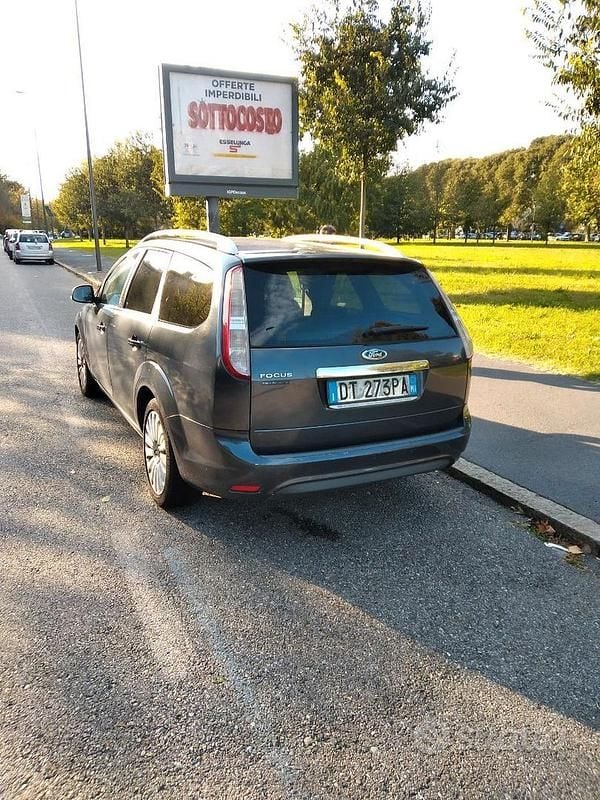 Usata Ford Focus Style 116 CV (85 kW) 2009 Grigio Station wagon