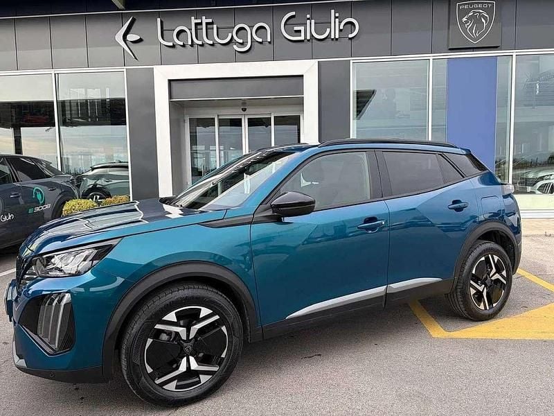 Usata Peugeot 2008 Allure 102 CV (75 kW) 2025 Blu/azzurro SUV
