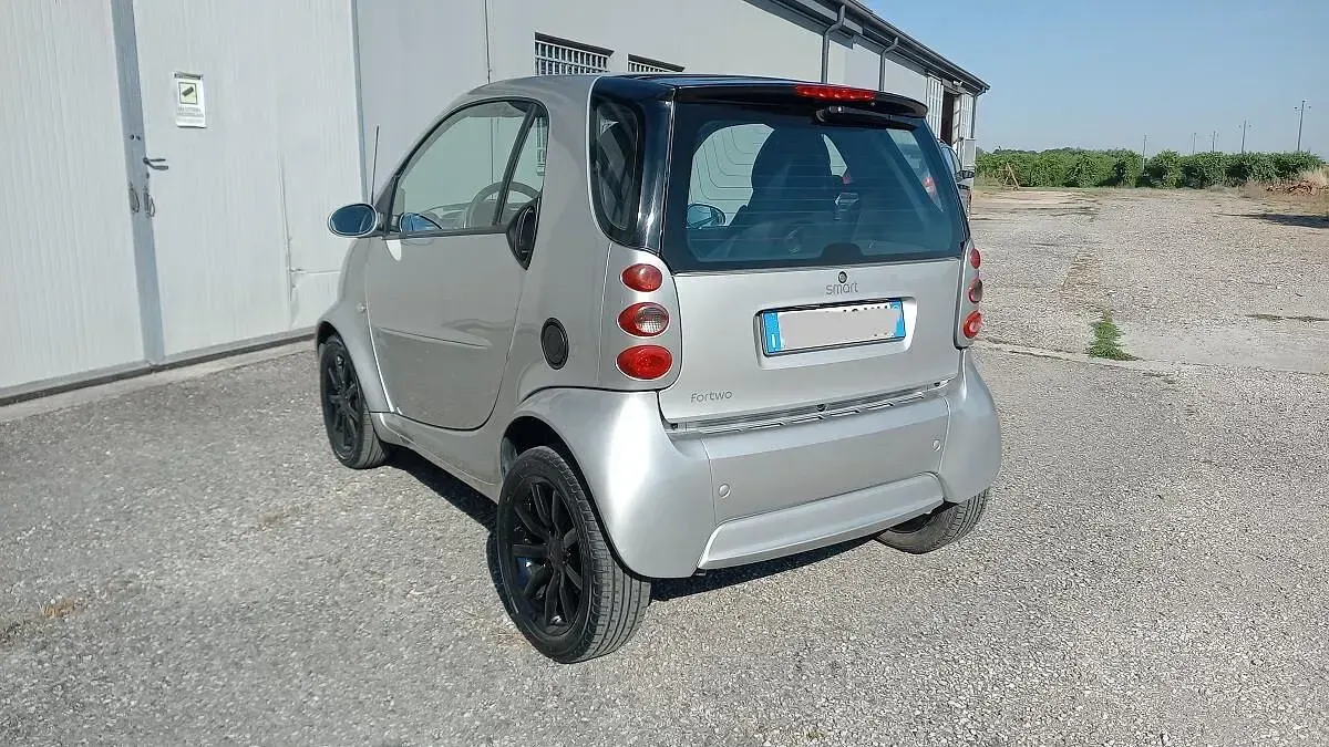 Usata Smart ForTwo Coupé 61 CV (44 kW) 2006 Argento Coupé