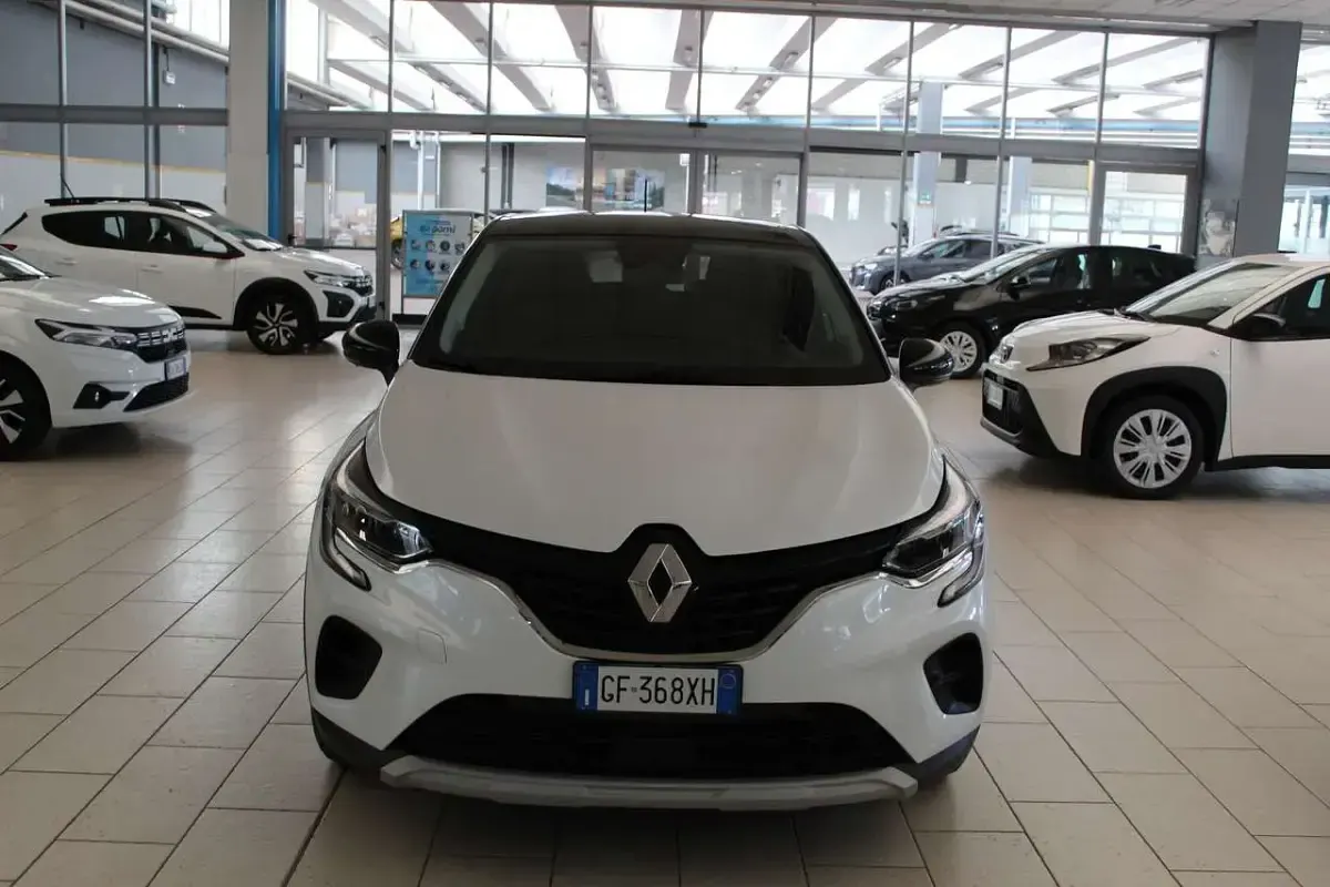 Usata Renault Captur Zen 143 CV (105 kW) 2021 Bianco SUV
