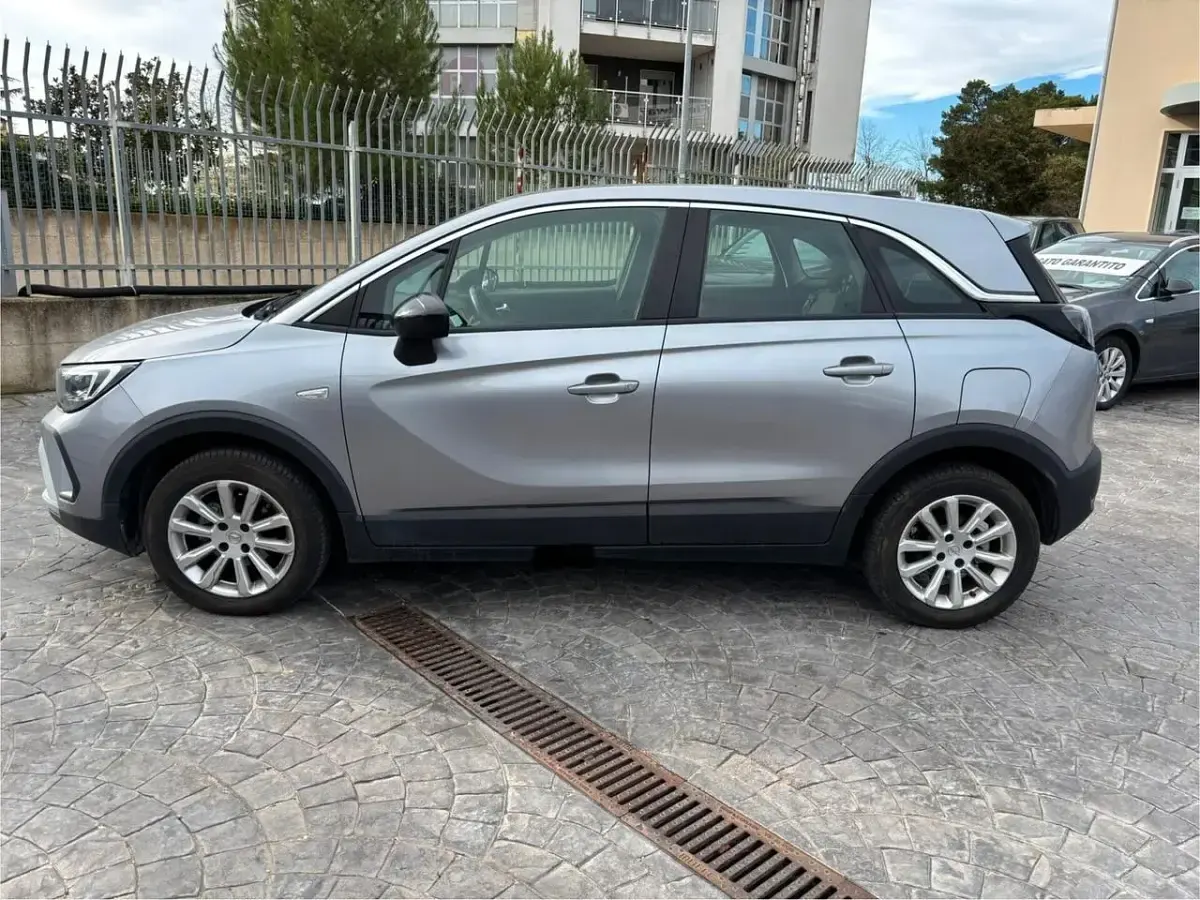 Usata Opel Crossland Elegance 110 CV (80 kW) 2022 Grigio SUV