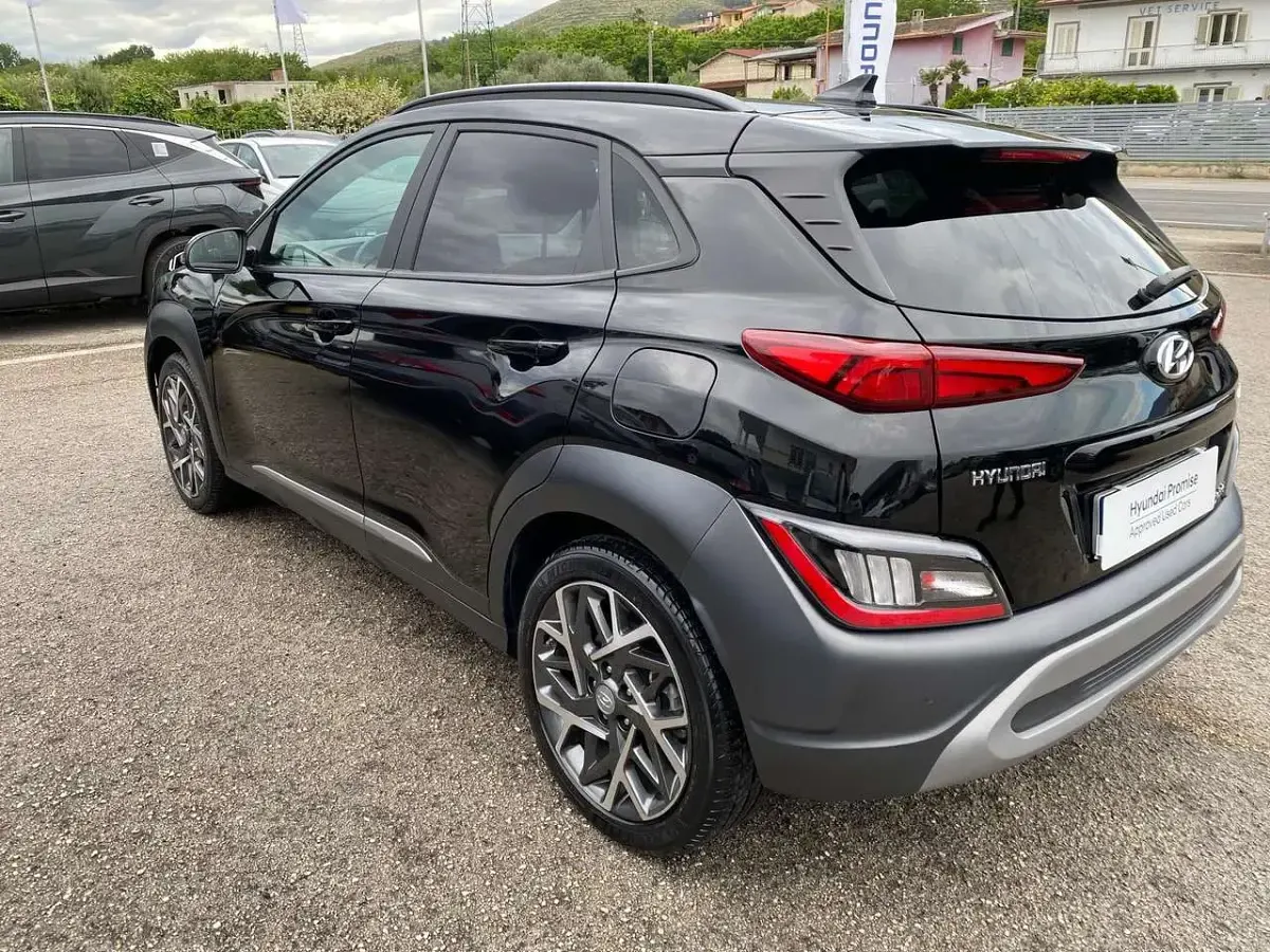 Begagnad Hyundai Kona 105 HK (77 kW) 2023 Svart SUV