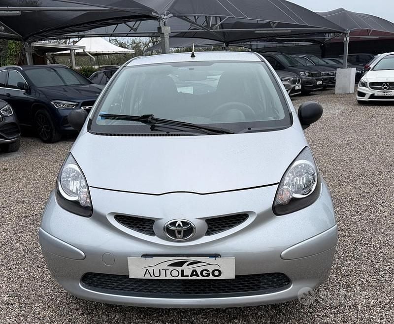 Usata Toyota Aygo Sol 67 CV (49 kW) 2008 Grigio Utilitaria