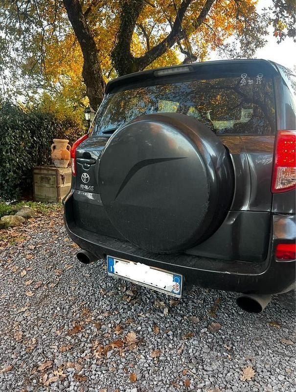 Usata Toyota RAV4 Luxury 177 CV (130 kW) 2007 Nero SUV
