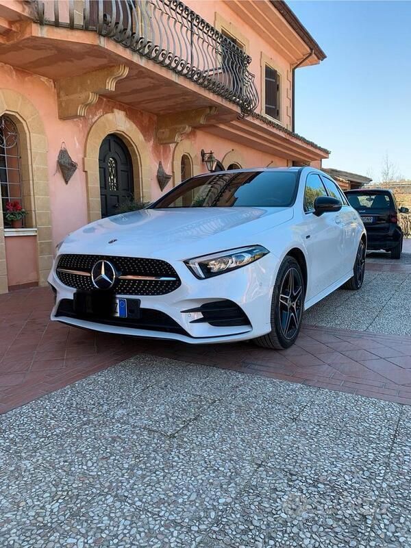 Usata Mercedes A250 AMG line 218 CV (160 kW) 2021 Bianco Berlina