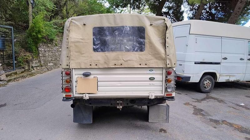 Usata Land Rover Defender 122 CV (89 kW) 2006 Bianco Furgone