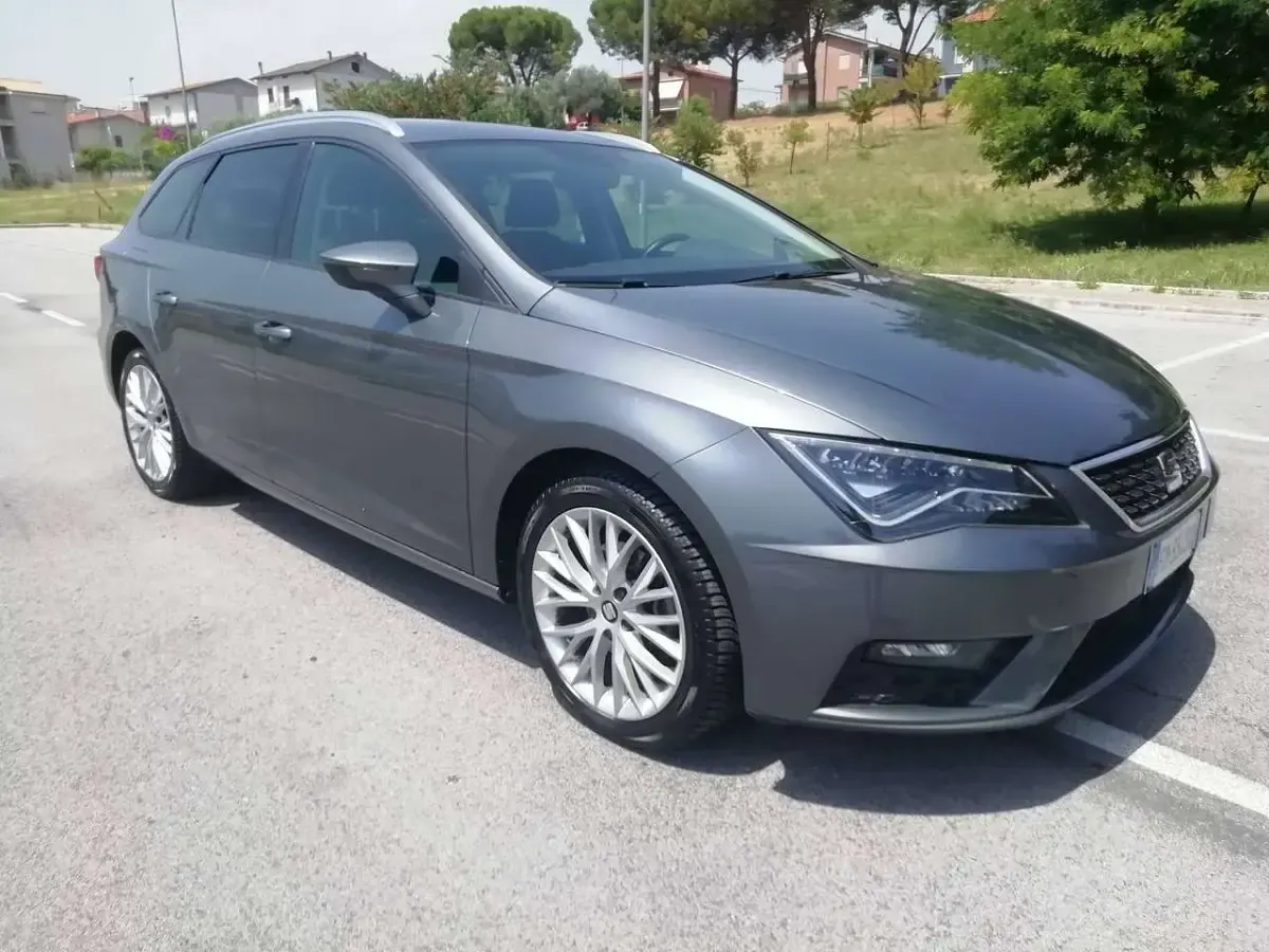 Usata Seat Leon ST Business 110 CV (80 kW) 2018 Grigio Station wagon