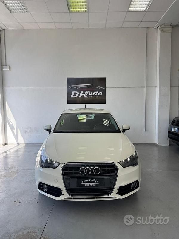 Usata Audi A1 Ambition 105 CV (77 kW) 2011 Bianco Utilitaria