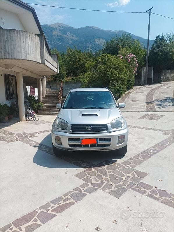 Usata Toyota RAV4 116 CV (85 kW) 2002 Grigio SUV