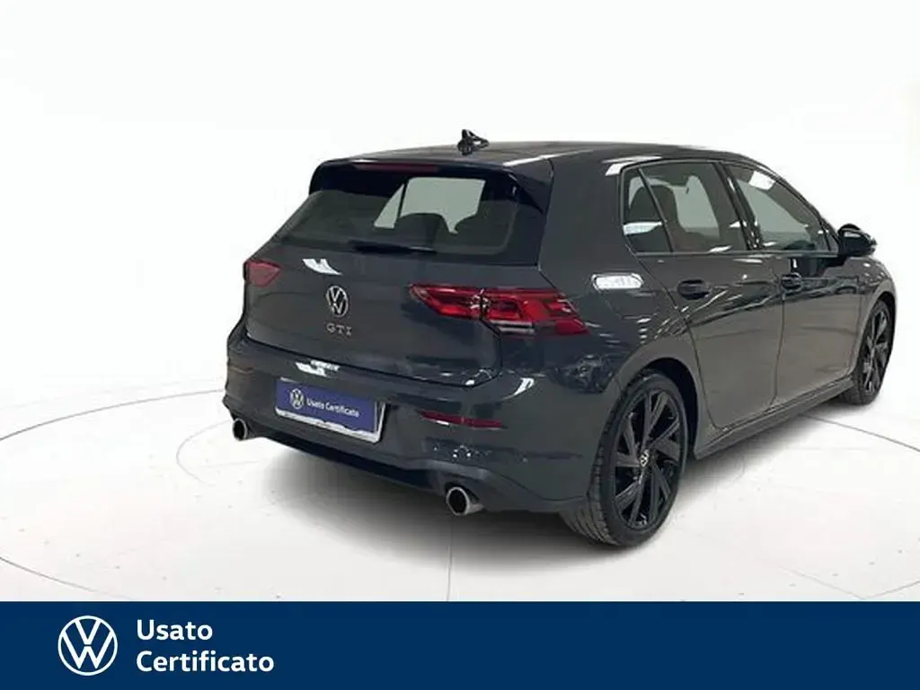 Usata VW Golf VIII GTI 245 CV (180 kW) 2023 Grigio / pastello Berlina