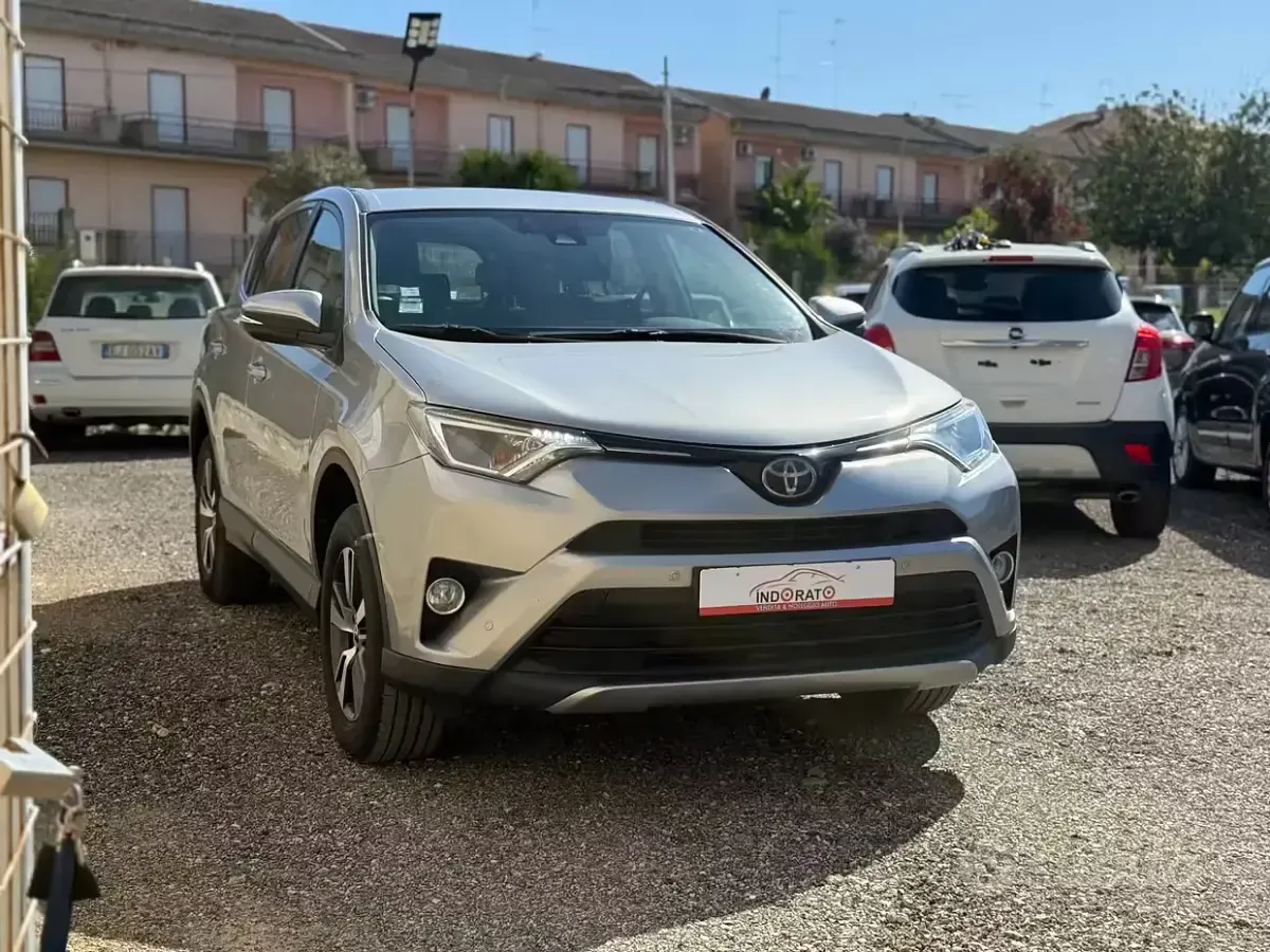 Usado Toyota RAV4 Active 143 CV (105 kW) 2017 Gris SUV