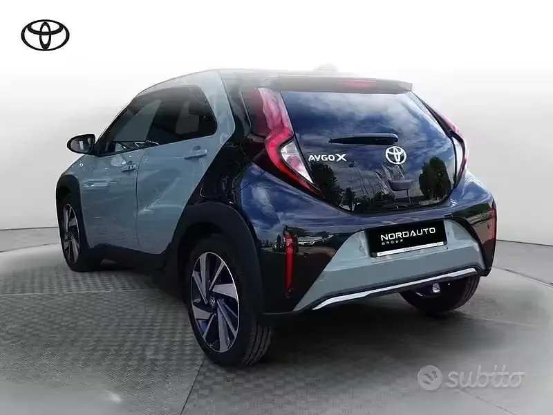 Usata Toyota Aygo X Lounge 72 CV (52 kW) 2024 Verde SUV