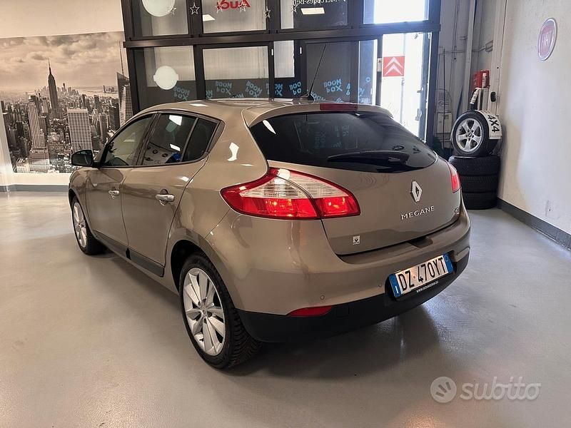 Usata Renault Mégane Dynamique 110 CV (80 kW) 2010 Grigio Berlina