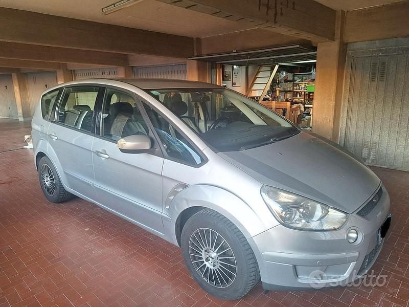 Usata Ford S-MAX S 140 CV (102 kW) 2009 Grigio Monovolume