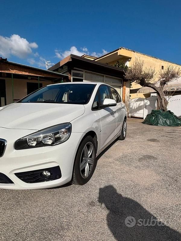 Usata BMW 218 Luxury Line 150 CV (110 kW) 2016 Bianco Station wagon