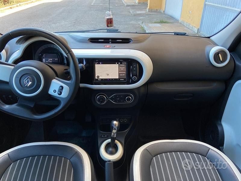 Usata Renault Twingo Intens 60 kW (82 CV) 2021 Grigio Utilitaria