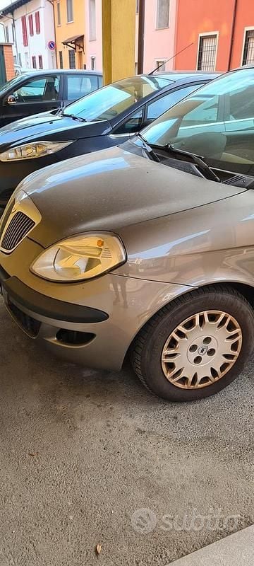 Usata Lancia Ypsilon 80 CV (58 kW) 2007 Marrone Utilitaria