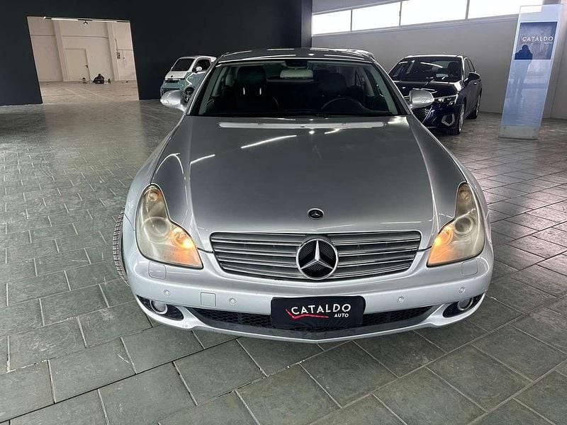 Usata Mercedes CLS320 224 CV (164 kW) 2006 Argento Berlina