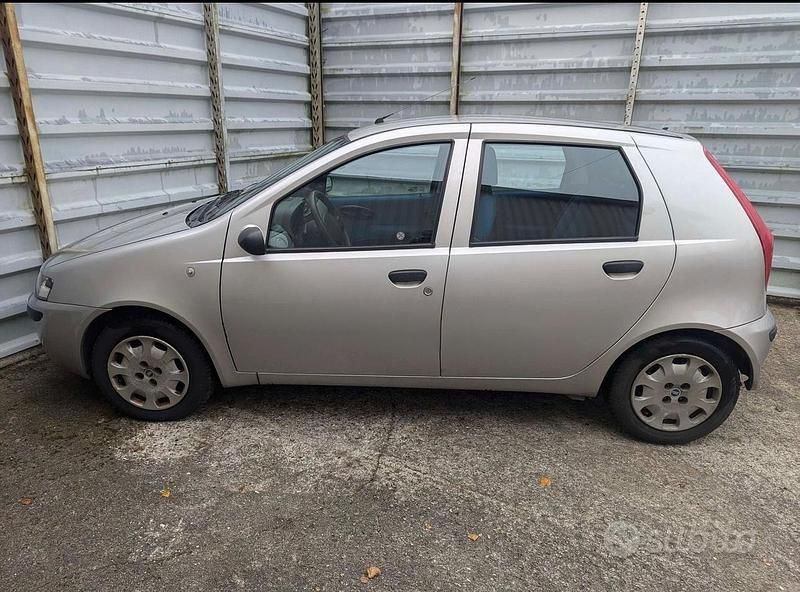 Usata Fiat Punto 60 CV (44 kW) 2001 Utilitaria