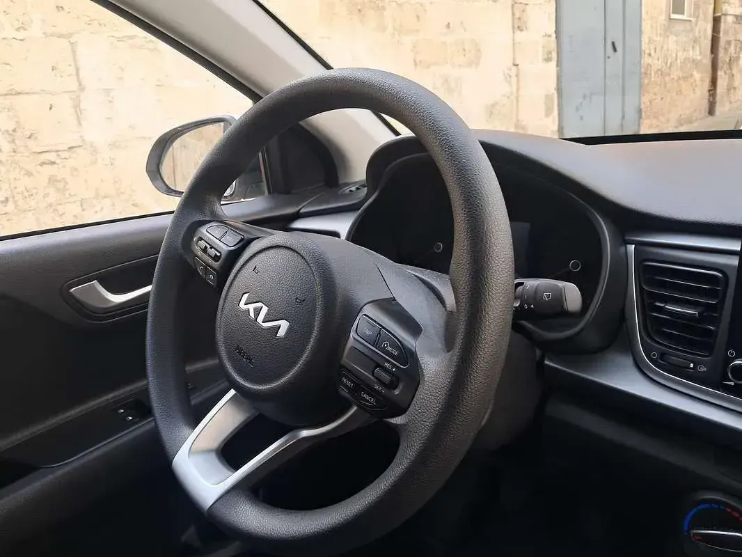 Usata Kia Rio Urban 82 CV (60 kW) 2022 Berlina