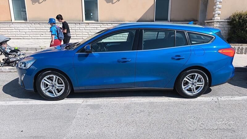 Usata Ford Focus 120 CV (88 kW) 2019 Blu Station wagon