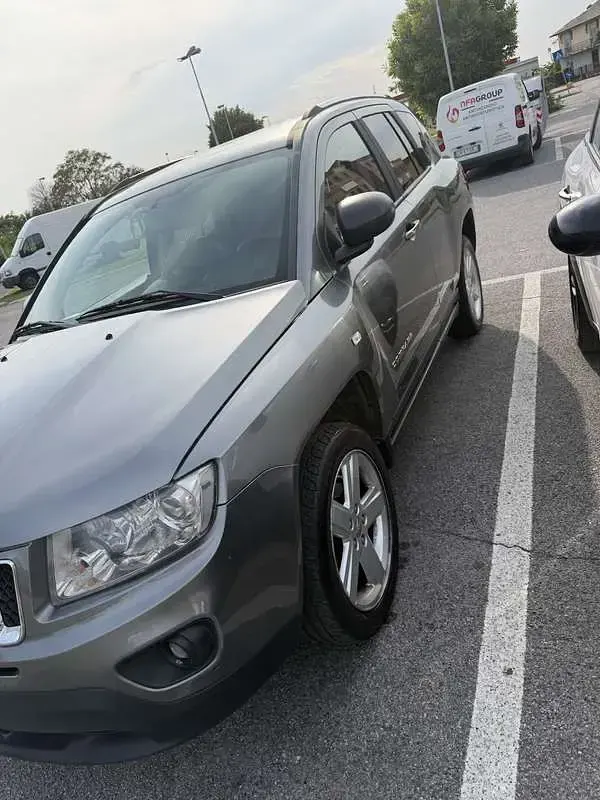Usata Jeep Compass Sport 136 CV (100 kW) 2011 SUV