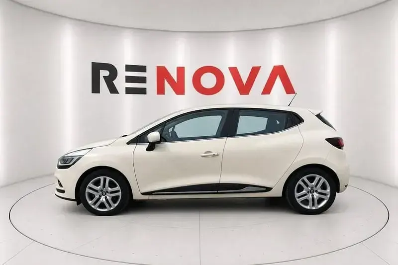 Usata Renault Clio Intens 73 CV (53 kW) 2017 Beige Utilitaria