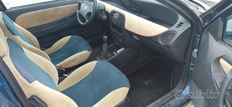 Usata Lancia Ypsilon 60 CV (44 kW) 1999 Blu Utilitaria