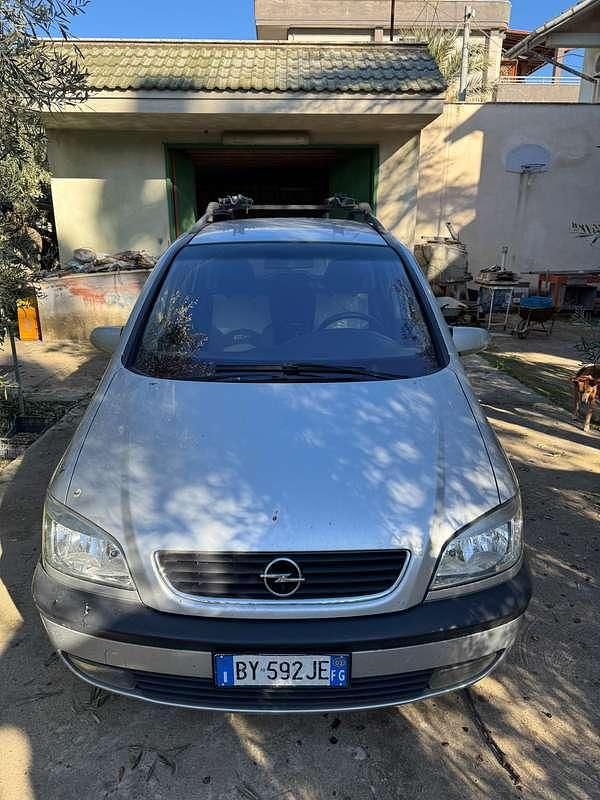 Usata Opel Zafira Elegance 125 CV (91 kW) 2002 Grigio Monovolume