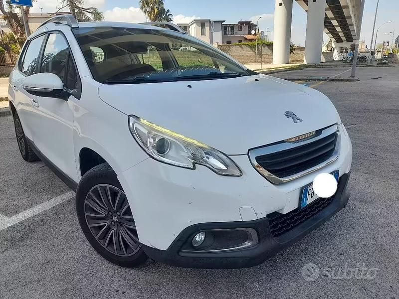 Usata Peugeot 2008 Active 75 CV (55 kW) 2016 Bianco SUV