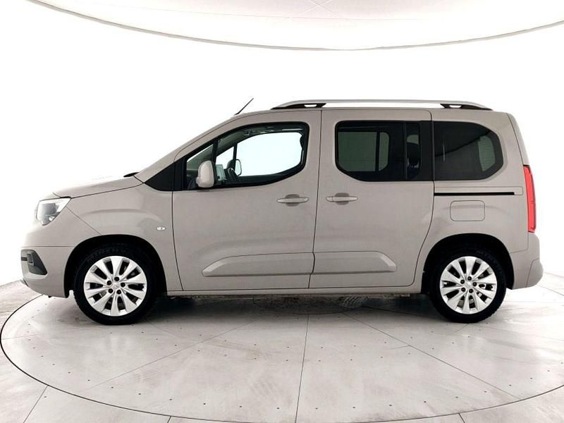 Usata Opel Combo Life Innovation 131 CV (96 kW) 2019 Argento Monovolume