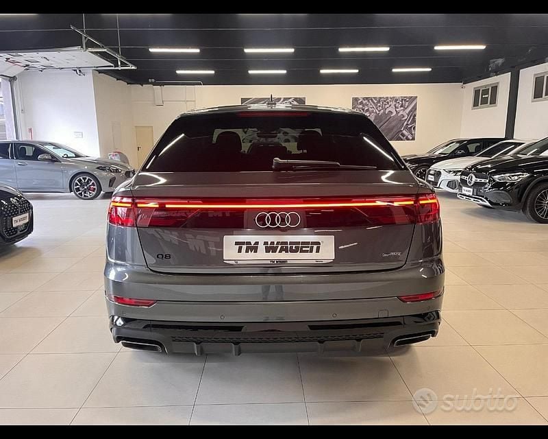 Usata Audi Q8 S-Line 286 CV (210 kW) 2025 Grigio SUV