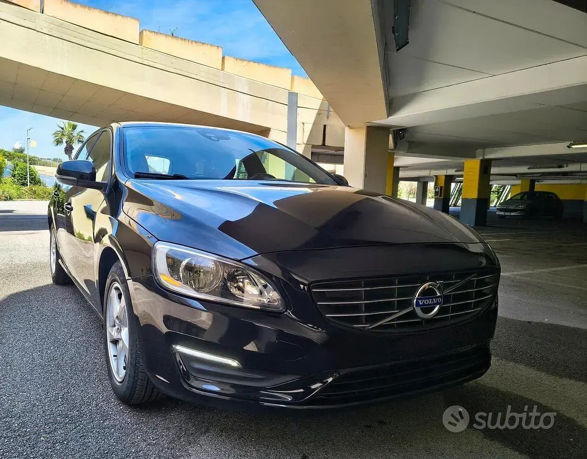 Usata Volvo V60 Kinetic 115 CV (84 kW) 2016 Station wagon
