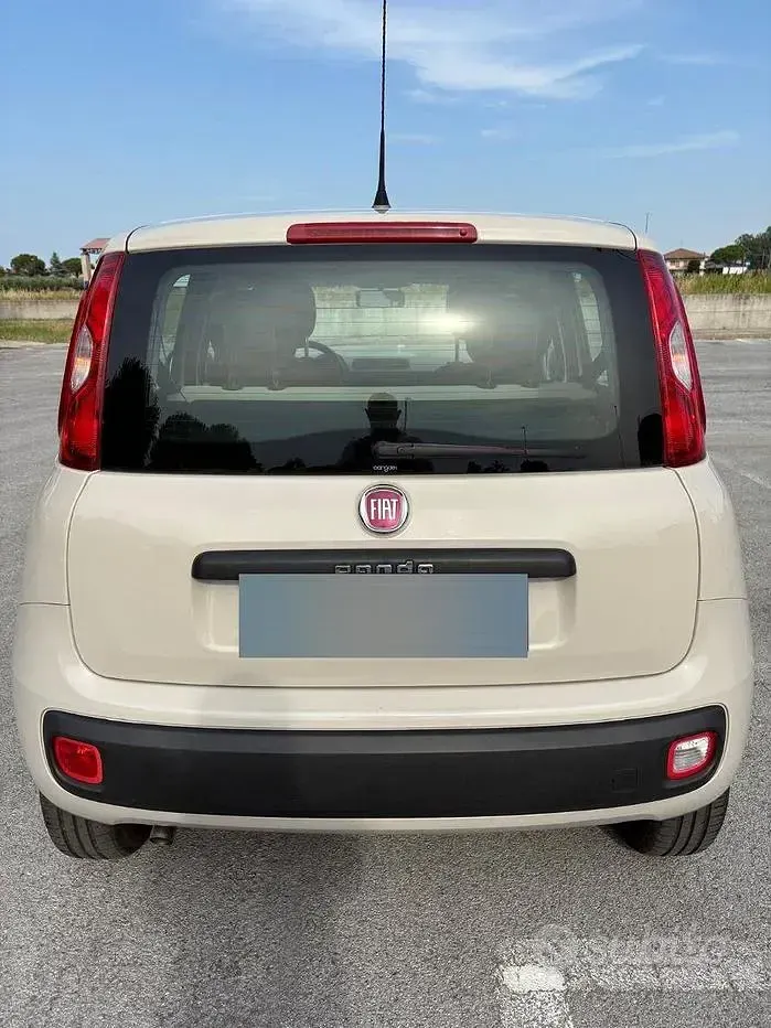 Usata Fiat Panda Lounge 85 CV (62 kW) 2015 Bianco Utilitaria