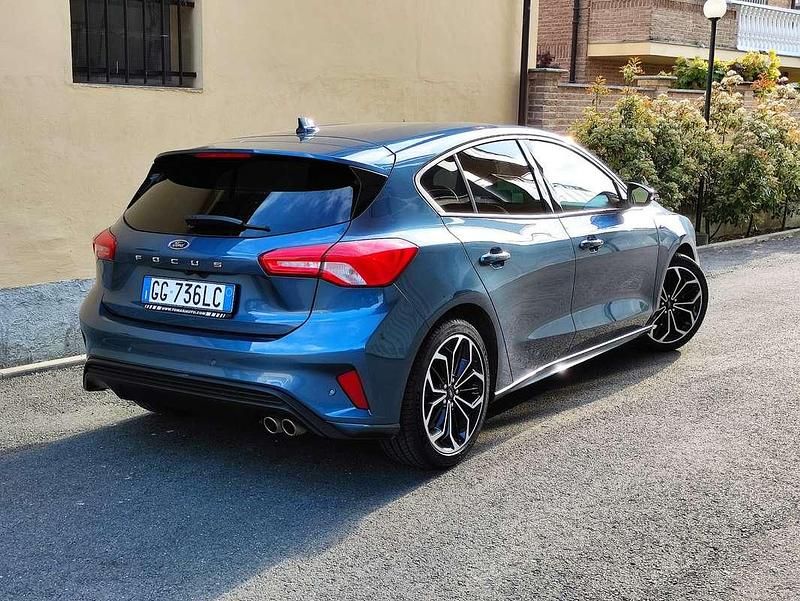 Usata Ford Focus ST-Line 125 CV (91 kW) 2021 Blu Berlina