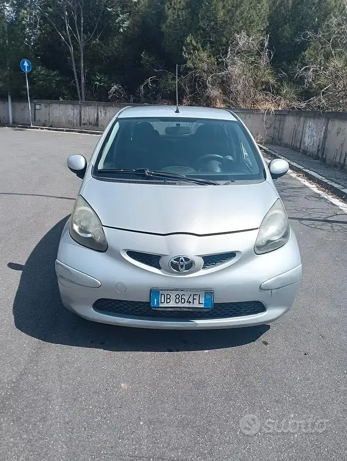 Usata Toyota Aygo 54 CV (39 kW) 2006 Grigio Utilitaria